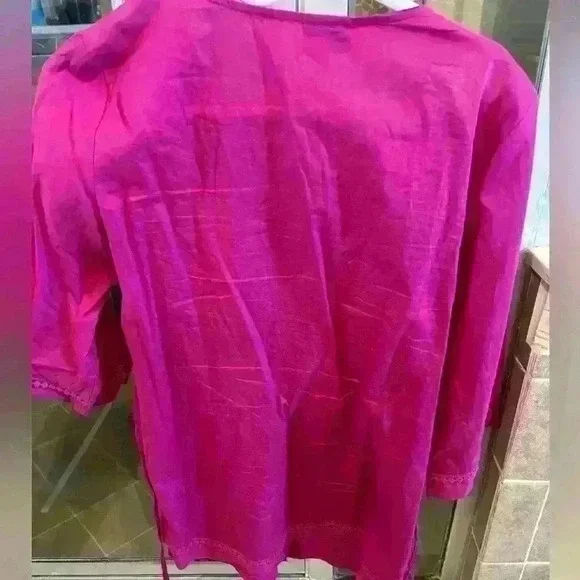 COPY - Magenta cotton top with beautiful embroidery detail. Size Medium. - Picture 5 of 5
